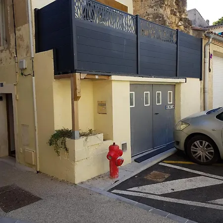 Spacious Town House With Balcony *